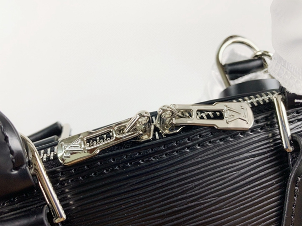 ルイヴィトンバッグ素材ディテール